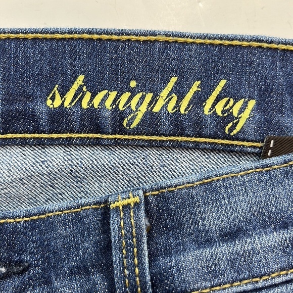 7 For All Mankind Straight Leg Mid Rise Size 26 - Picture 10 of 16